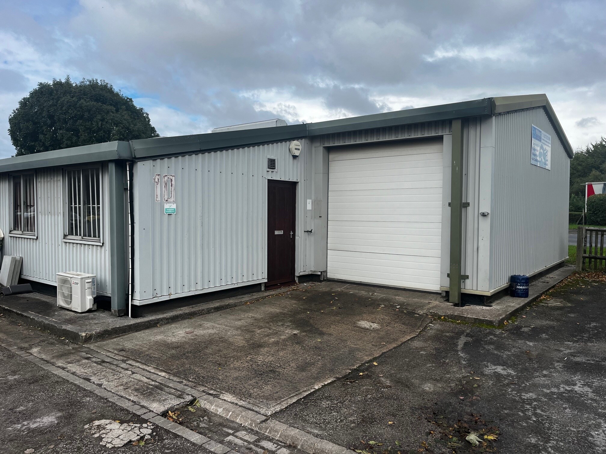 White Hays S, Westbury for sale Building Photo- Image 1 of 1