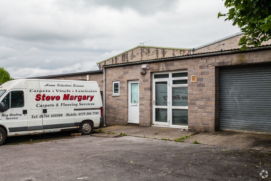 First Ave, Radstock to rent - Building Photo - Image 3 of 4
