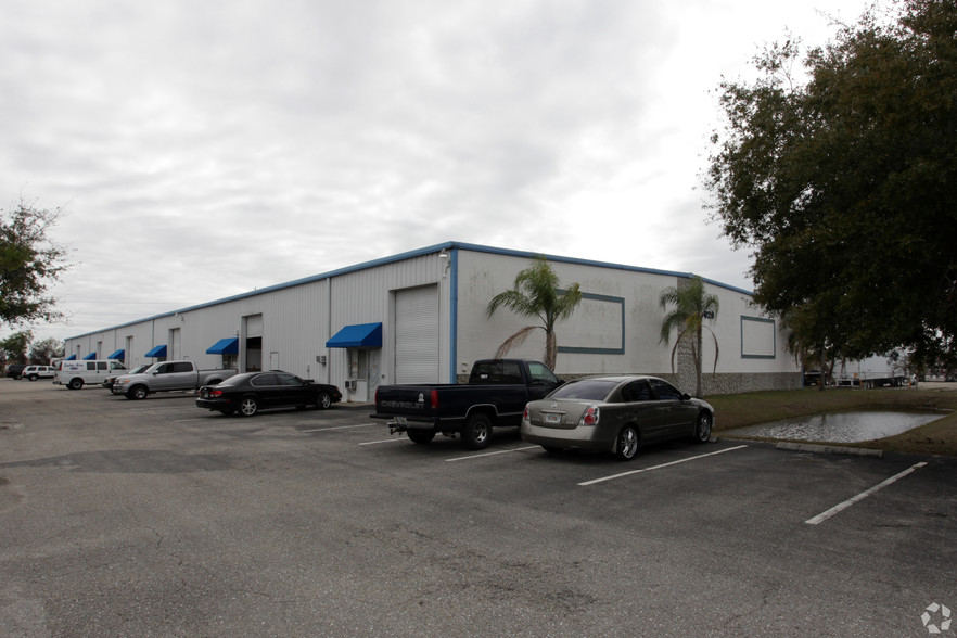 820 NE 24th Ln, Cape Coral, FL for rent - Building Photo - Image 3 of 10