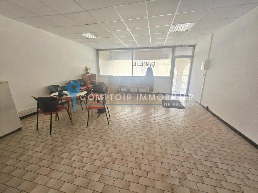 Vente Bureaux 64 m² - Photo 1
