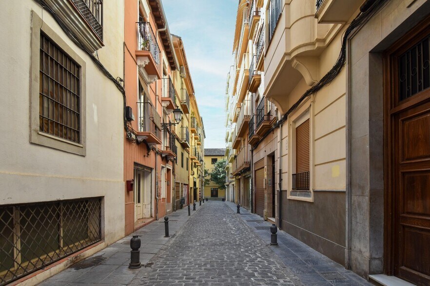 Calle Lavadero Tablas, 8, Granada, Granada for sale - Building Photo - Image 2 of 37