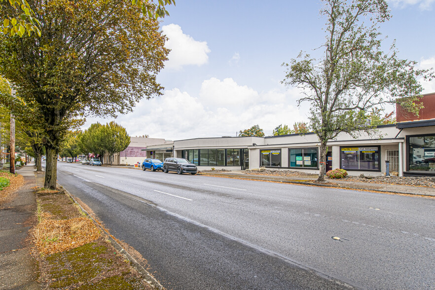 960-990 Commercial St SE, Salem, OR for rent - Building Photo - Image 3 of 7