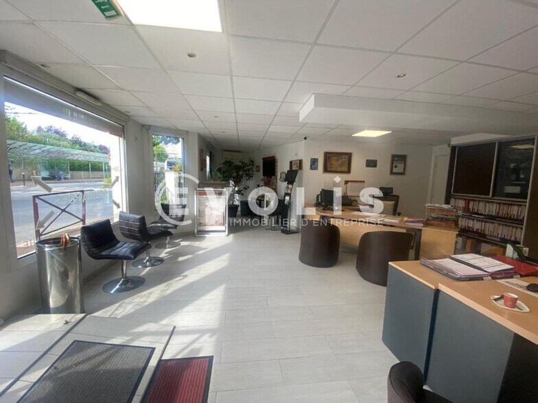 Retail in Villiers-sur-Marne for sale - Interior Photo - Image 2 of 8