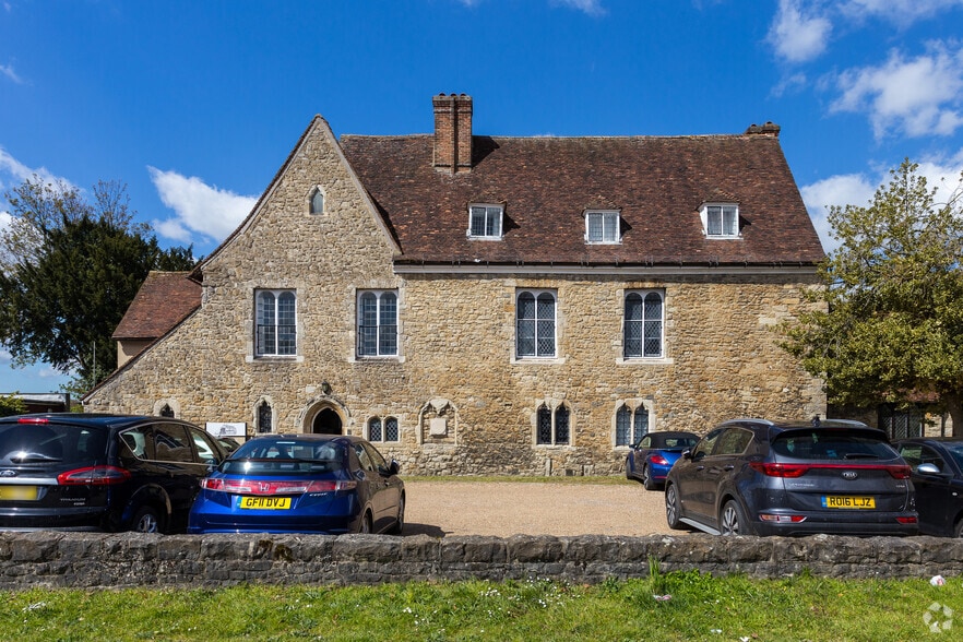 College Rd, Maidstone to rent - Building Photo - Image 3 of 3