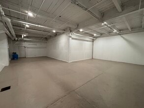 3502 SCOTTS Ln, Philadelphia, PA to rent Interior Photo- Image 1 of 3