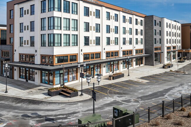 More details for 20400 W Bluemound Rd, Brookfield, WI - Office / Retail, Retail to Rent