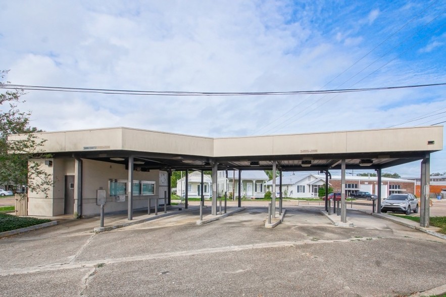 501 1st St, Franklin, LA for sale - Primary Photo - Image 1 of 1