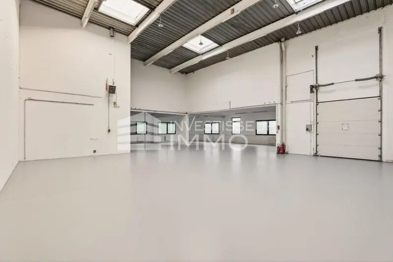 Light Industrial in Champs-sur-Marne to rent - Building Photo - Image 3 of 12