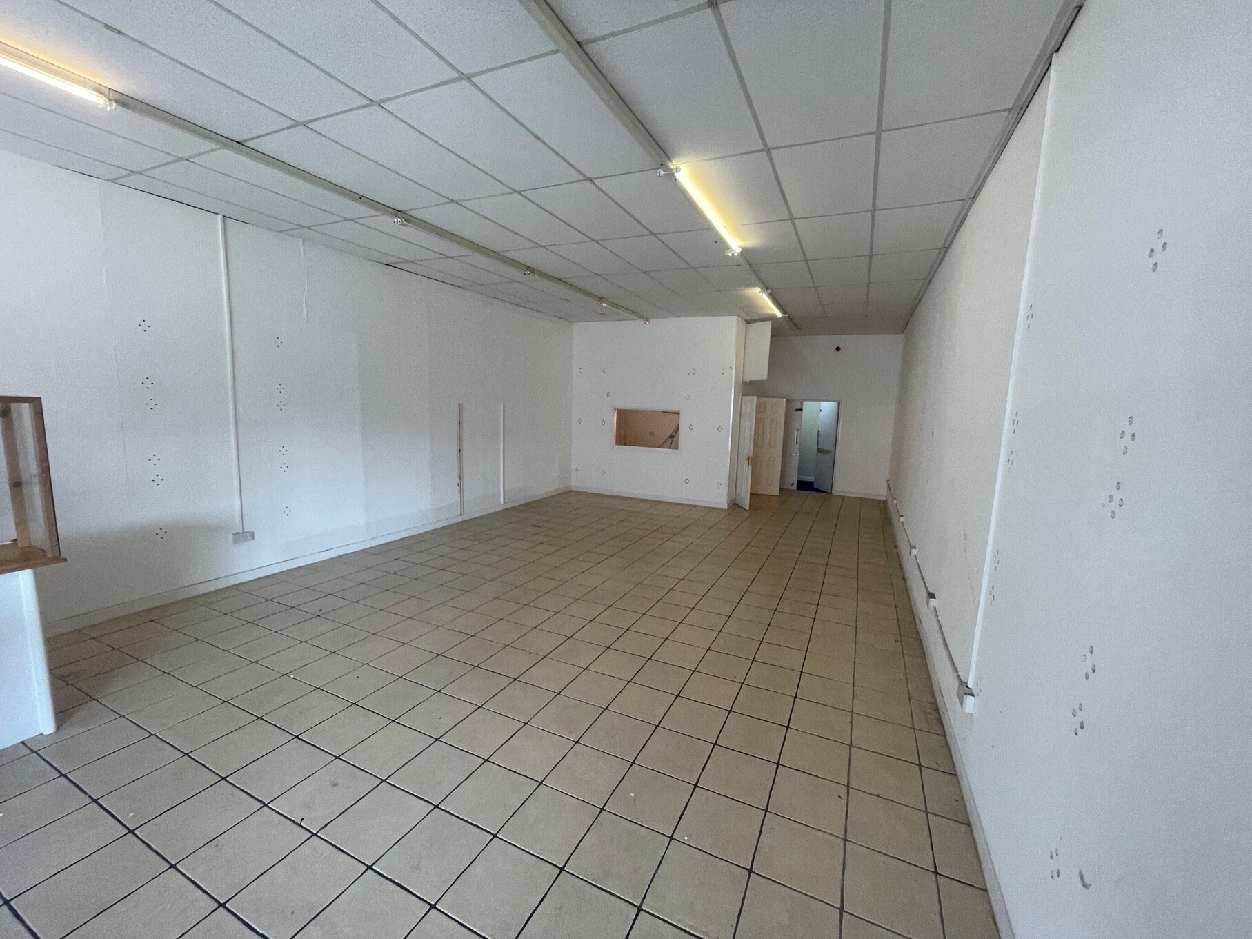 467-471 Wimborne Rd, Bournemouth to rent Interior Photo- Image 1 of 3