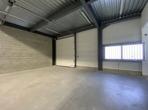 Light Industrial in Cormeilles-en-Parisis to rent Interior Photo- Image 1 of 9