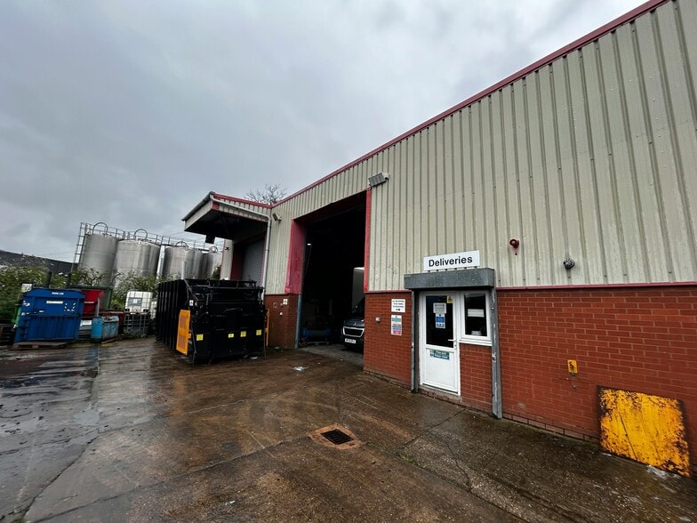 39-40 Lichfield Road Industrial Estate, Tamworth for sale - Building Photo - Image 2 of 12