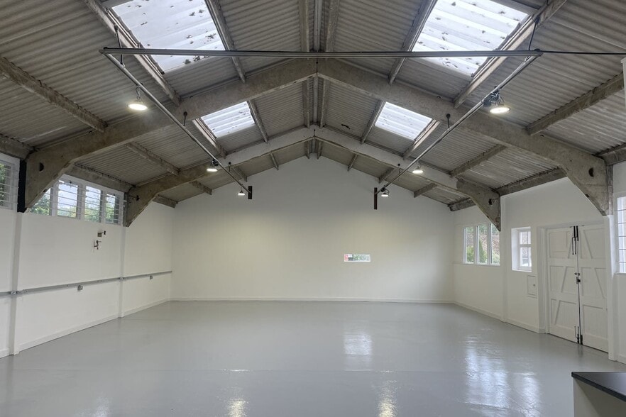 Chapel Ln, Westcott to rent - Interior Photo - Image 2 of 4