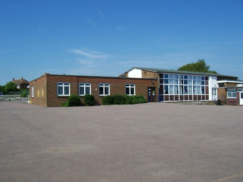 93 Melbourne Av, Dover for sale - Building Photo - Image 1 of 5