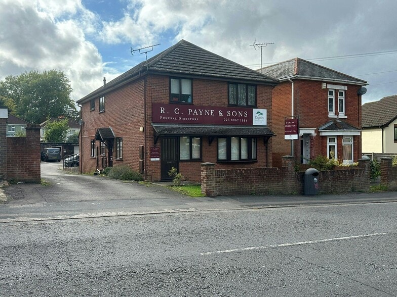 161 Woodmill Ln, Southampton for sale - Building Photo - Image 1 of 6