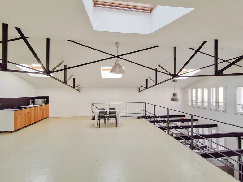 Office in Montreuil for sale - Interior Photo - Image 2 of 7