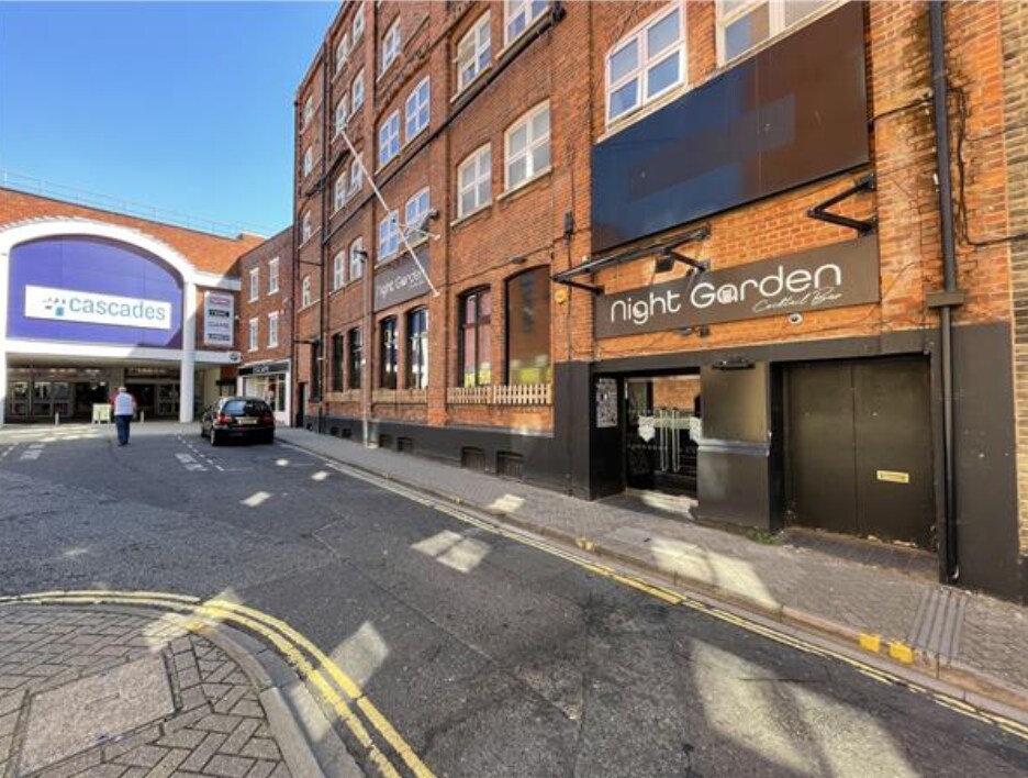 Spring St, Portsmouth to rent Building Photo- Image 1 of 4