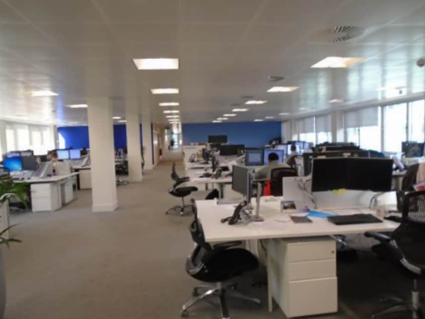 55-57 High St, Redhill to rent Interior Photo- Image 1 of 3