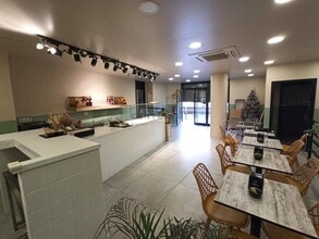 Retail in Barcelona, Barcelona to rent Interior Photo- Image 2 of 12