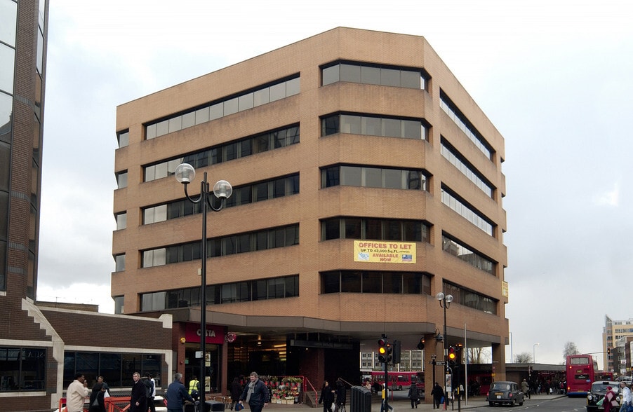 79 College Rd, Harrow to rent - Building Photo - Image 2 of 28