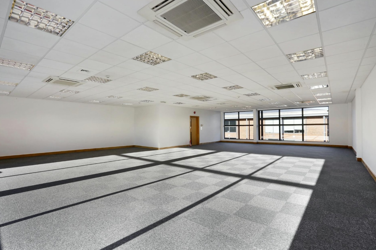 White Lion Rd, Amersham to rent Interior Photo- Image 1 of 3