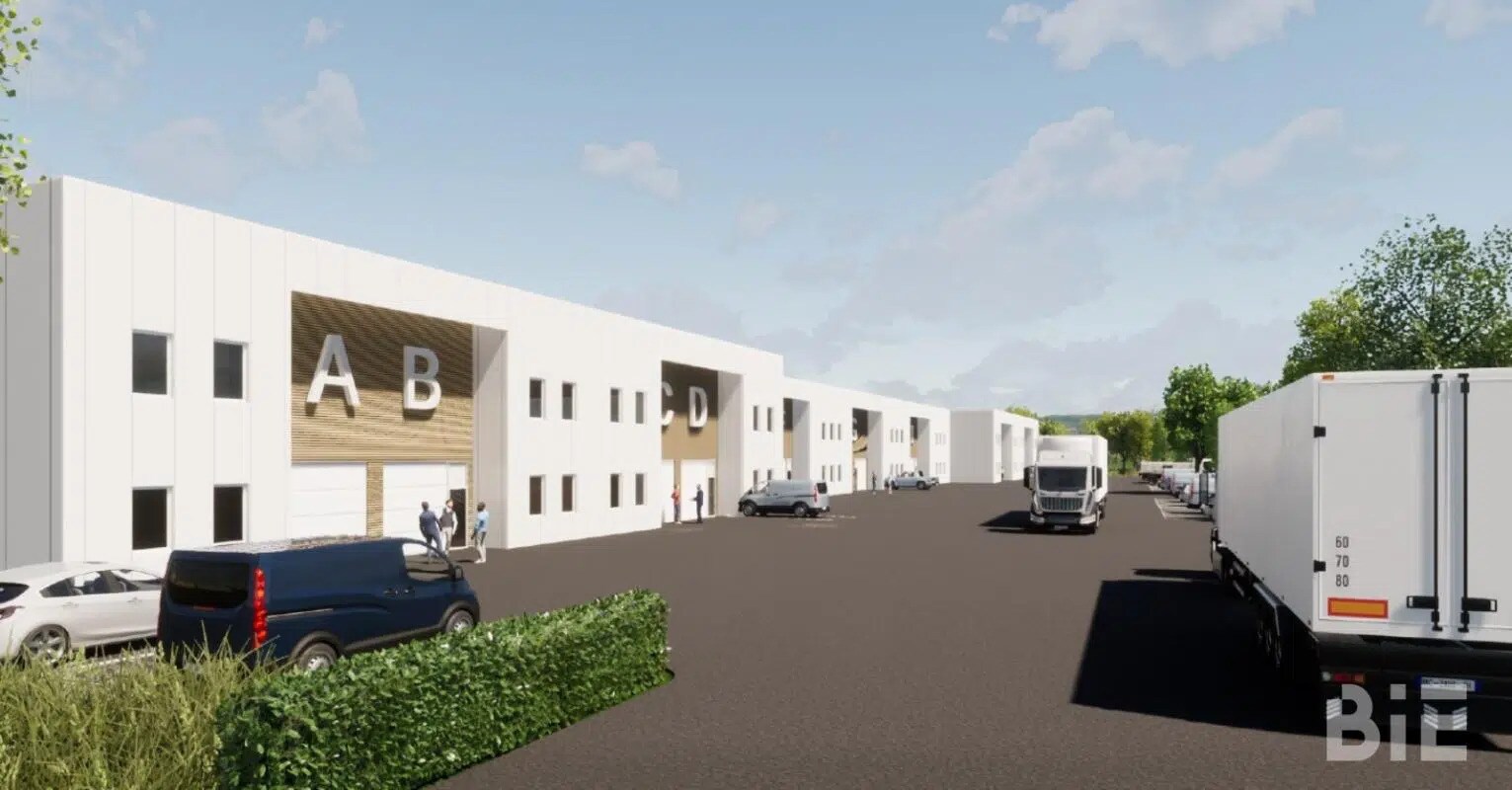 Light Industrial in SAINT-JEAN-D'ILLAC to rent Building Photo- Image 1 of 3