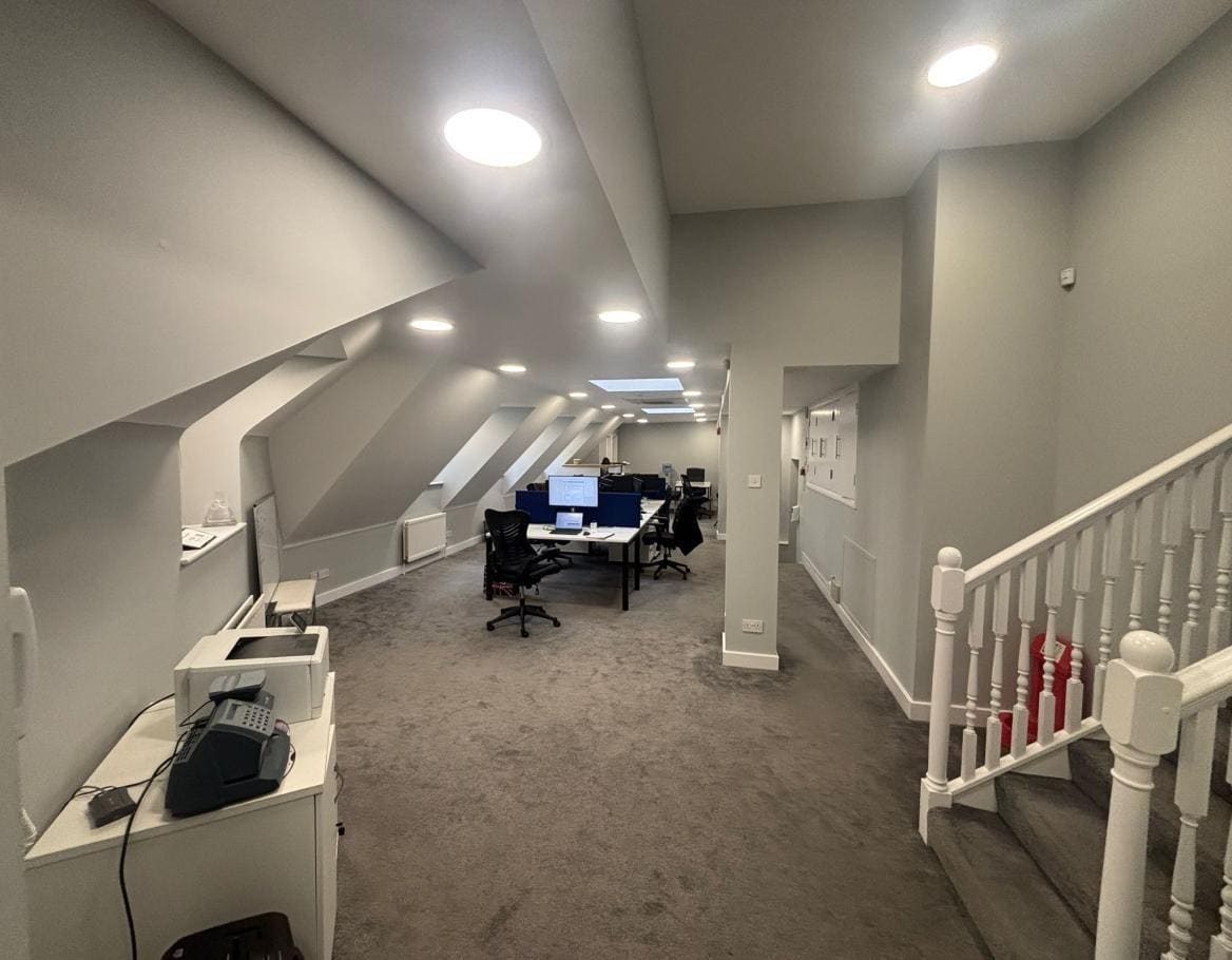 38-40 Bell St, Reigate to rent Interior Photo- Image 1 of 4