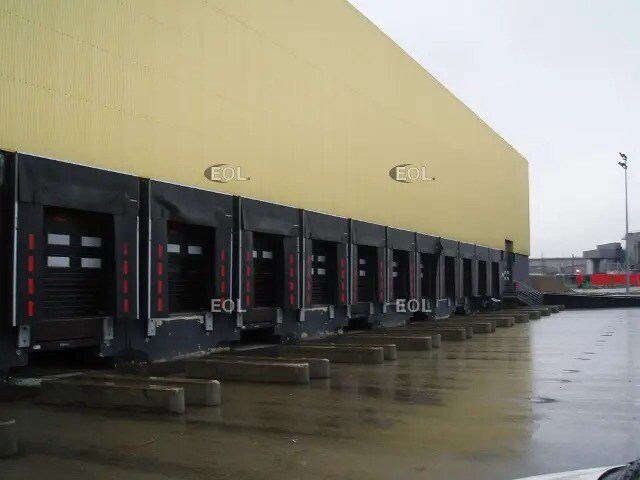 Industrial in Gennevilliers to rent - Building Photo - Image 2 of 6