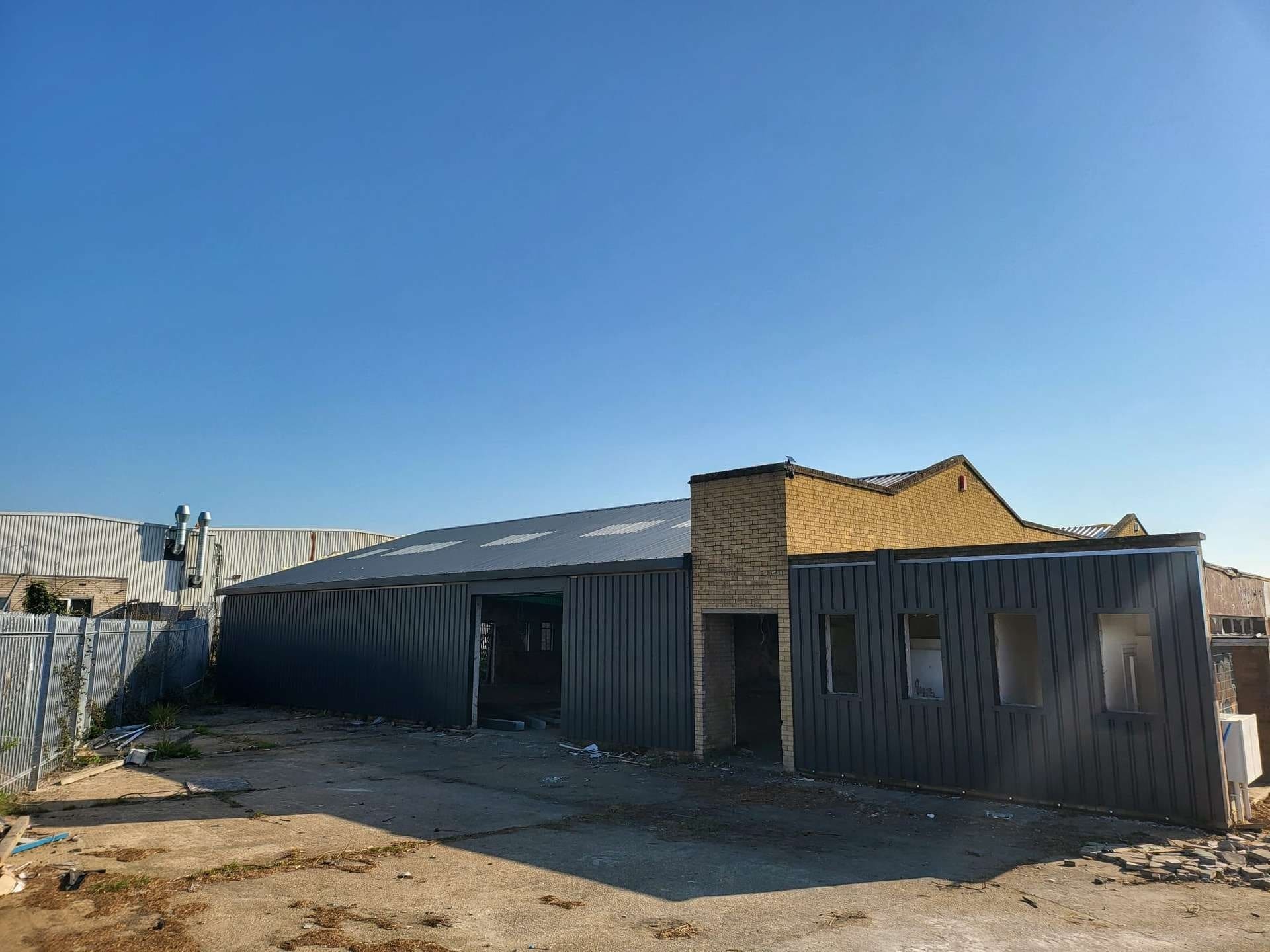 Bruce Grv, Wickford to rent Building Photo- Image 1 of 1