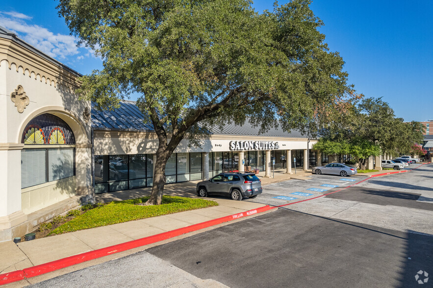 900 W Airport Fwy, Hurst, TX for rent - Building Photo - Image 1 of 13