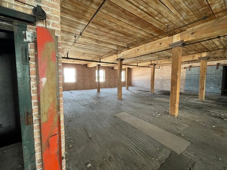 1929 W 43rd St, Chicago, IL for sale - Building Photo - Image 3 of 6