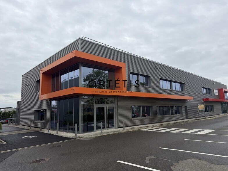 Chemin De La Chasse Zi En Jacca, Colomiers to rent - Building Photo - Image 1 of 15