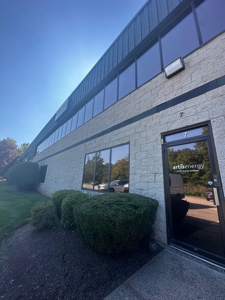 362 Industrial Park Rd, Middletown, CT for sale - Building Photo - Image 2 of 27