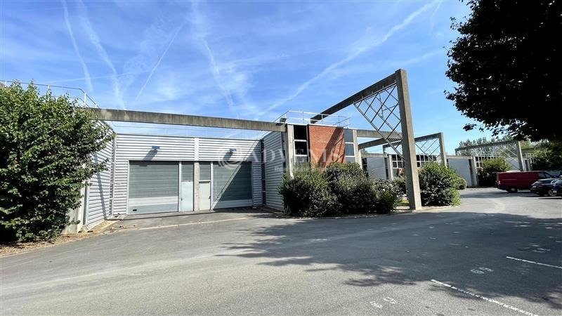 Light Industrial in Saint-Thibault-des-Vignes to rent - Building Photo - Image 1 of 7