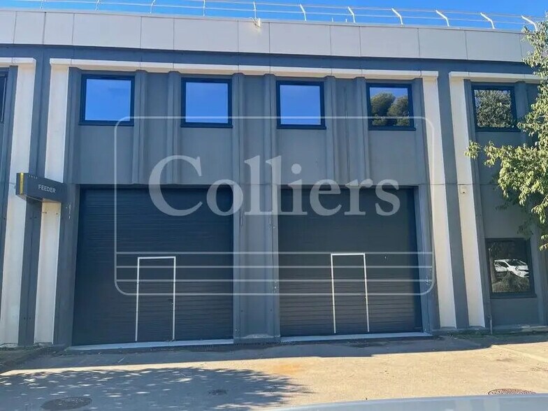 Office in Vitrolles to rent - Building Photo - Image 1 of 9