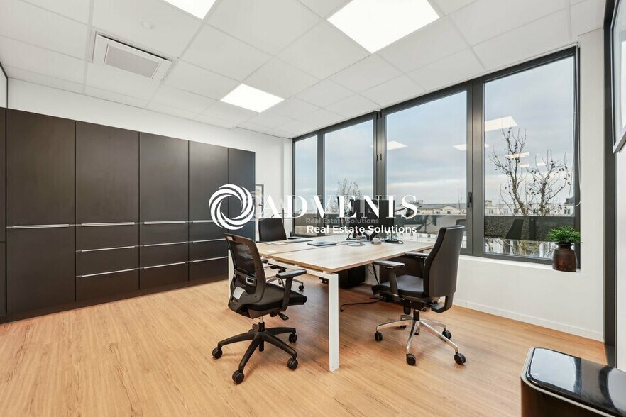 Office in Chessy for sale - Interior Photo - Image 3 of 12