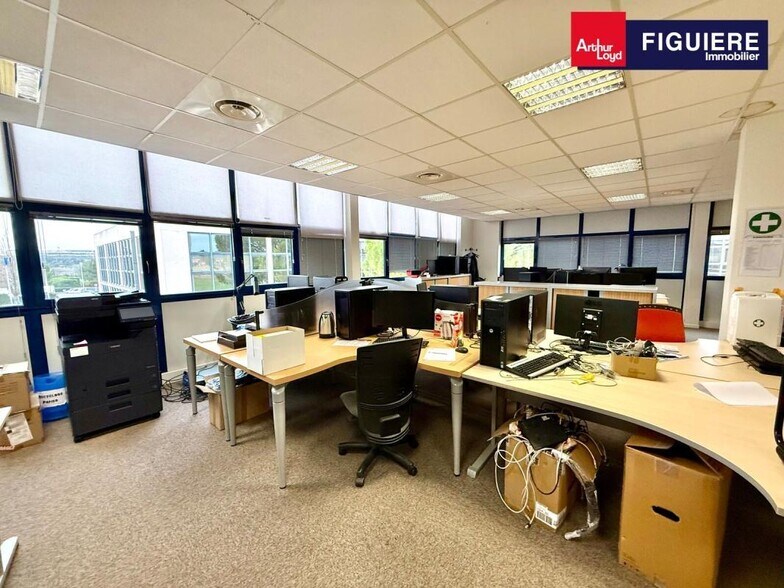 Office in Aix-en-Provence for sale - Interior Photo - Image 2 of 16