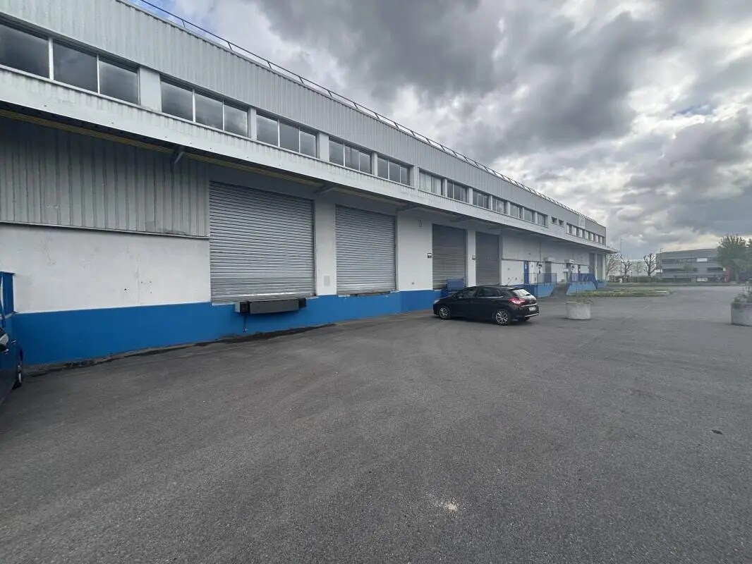 Industrial in Goussainville to rent Building Photo- Image 1 of 16