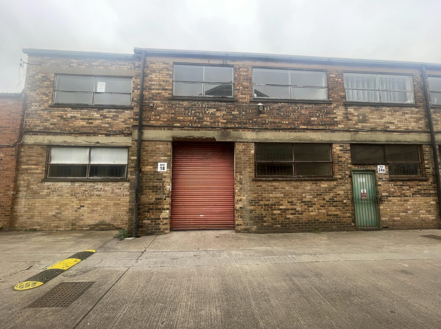 Whieldon Rd, Stoke On Trent to rent Building Photo- Image 1 of 4