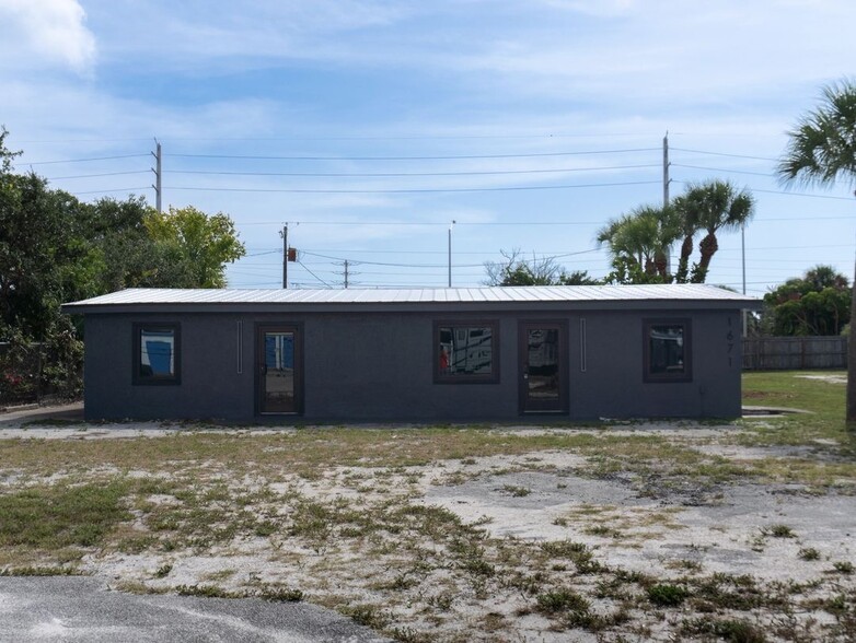 1671 Cypress Ave, Melbourne, FL for rent - Primary Photo - Image 1 of 1