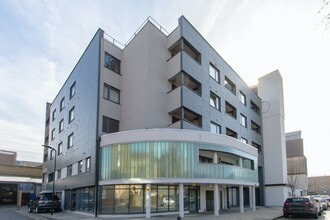 14 Triangle Rd, London to rent Building Photo- Image 1 of 6