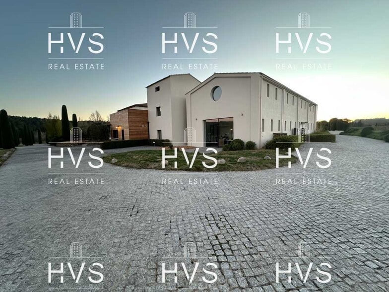 2355 Route Des Pinchinats, Aix-en-Provence for sale - Building Photo - Image 2 of 14