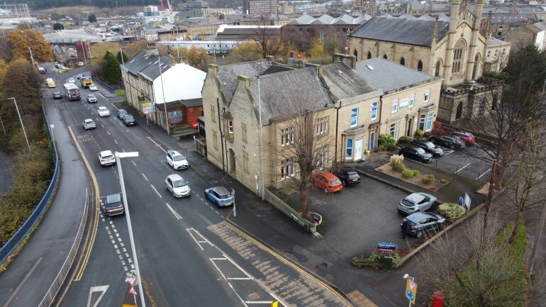 89 Fitzwilliam St, Huddersfield for rent - Primary Photo - Image 1 of 2