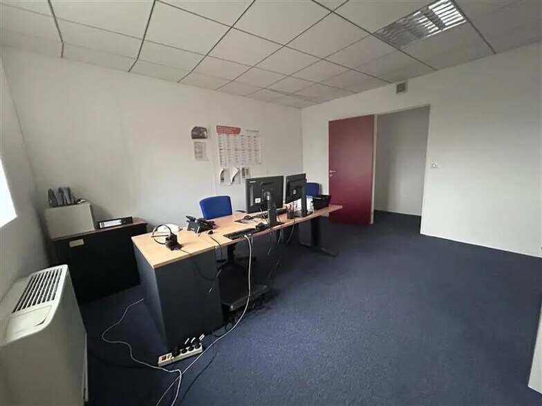 Office in Dijon to rent - Building Photo - Image 3 of 9