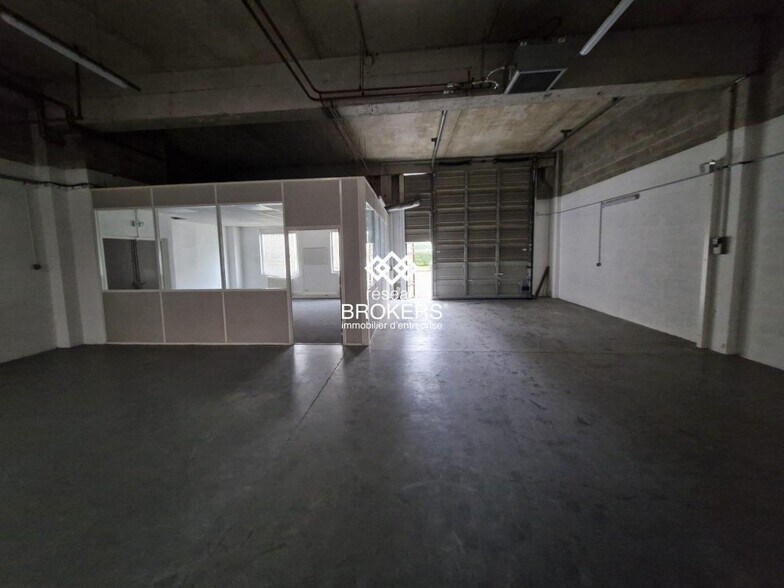 Industrial in Lognes to rent - Building Photo - Image 2 of 5