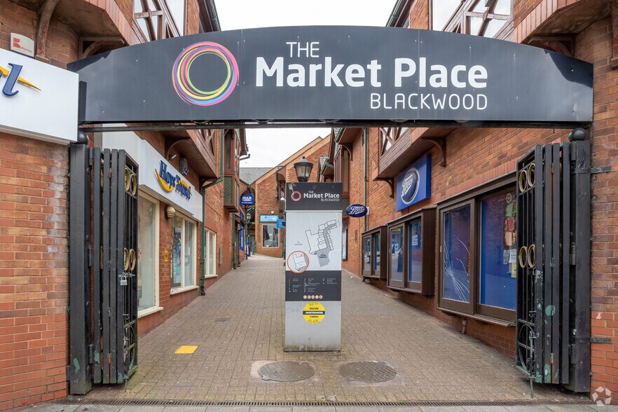 Market Pl, Blackwood NP12 1AU Market Place Shopping Centre UK