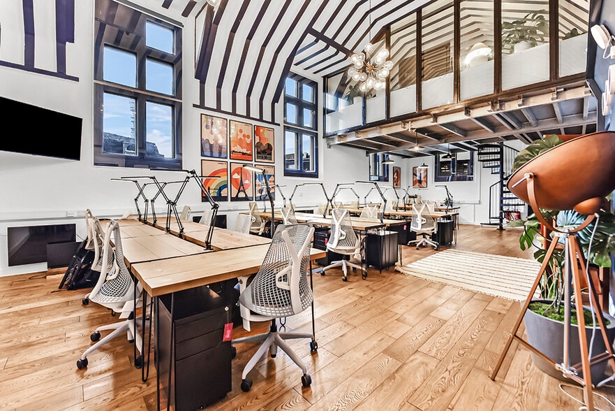 70 Wells St, London to rent - Building Photo - Image 3 of 22