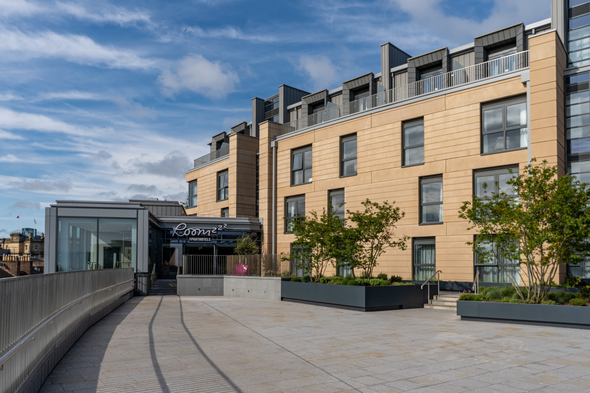 1-3 St. James Sq, Edinburgh to rent Primary Photo- Image 1 of 5