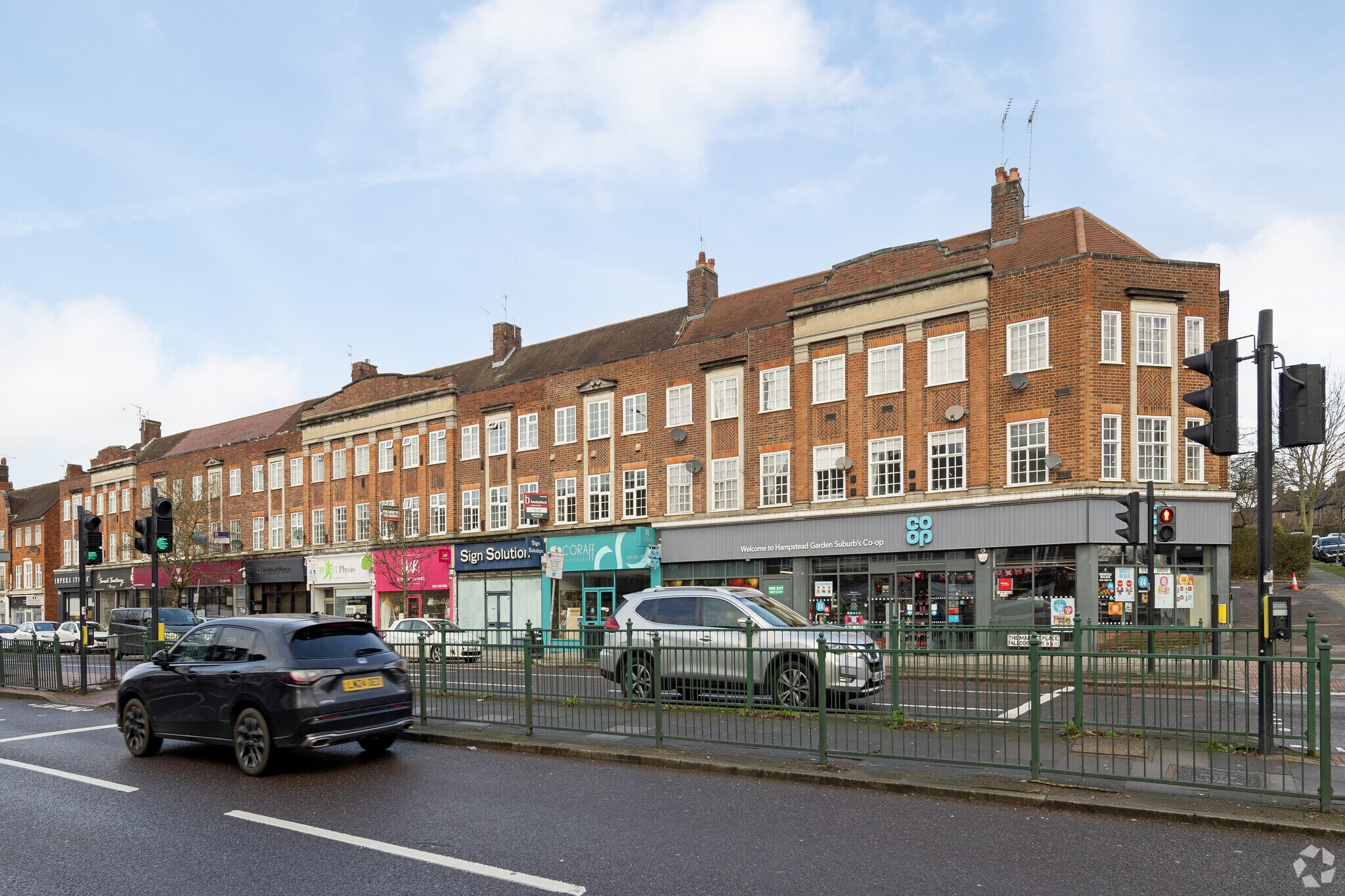 35-57 Market Pl, London for sale Primary Photo- Image 1 of 1