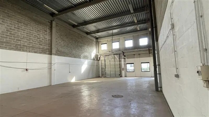 Light Industrial in Lognes to rent Building Photo- Image 1 of 12