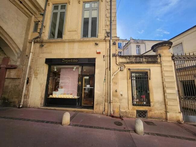 Location Commerce 103 m²